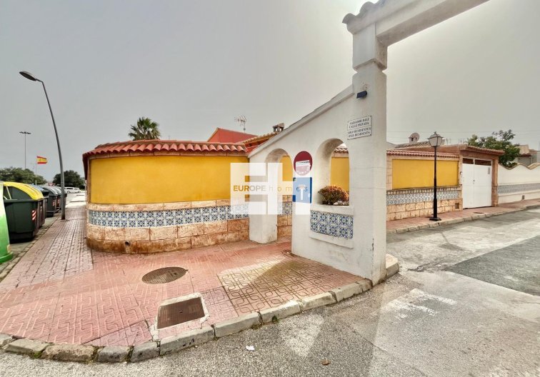 Segunda mano - villa - Torrevieja - Los Balcones - Los Altos Del Edén