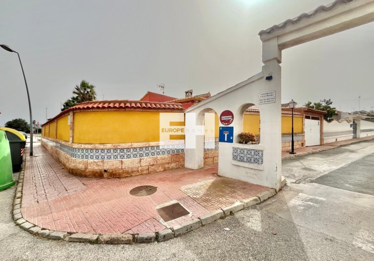 Segunda mano - villa - Torrevieja - Los Balcones - Los Altos Del Edén