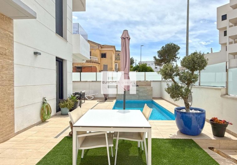 Segunda mano - villa - Orihuela Costa - Costa Blanca
