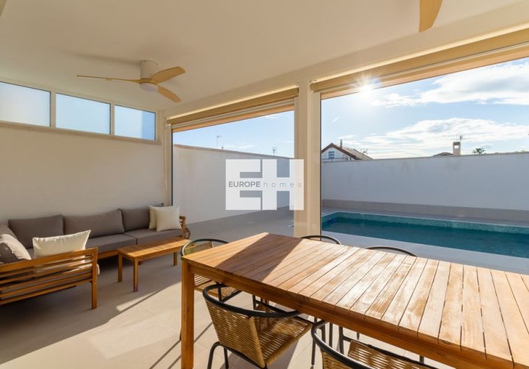 Segunda mano - villa - Torrevieja - Costa Blanca