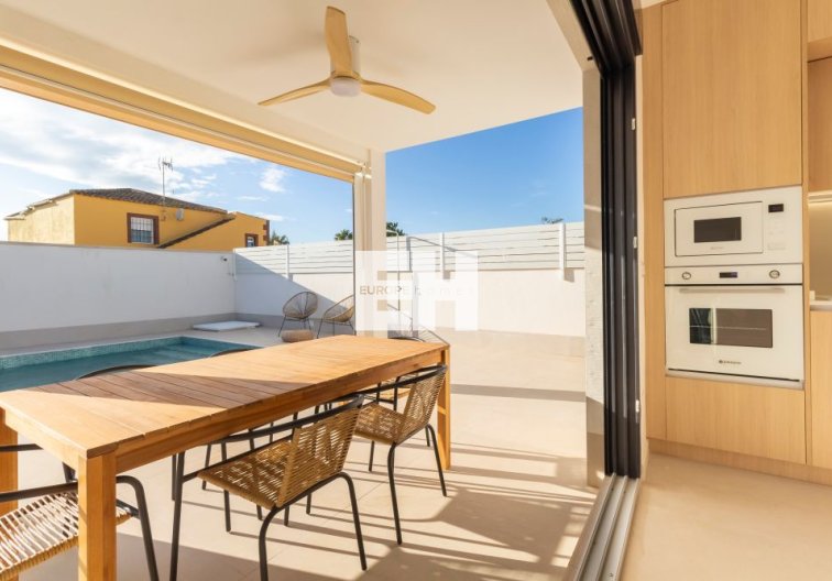 Segunda mano - villa - Torrevieja - Costa Blanca