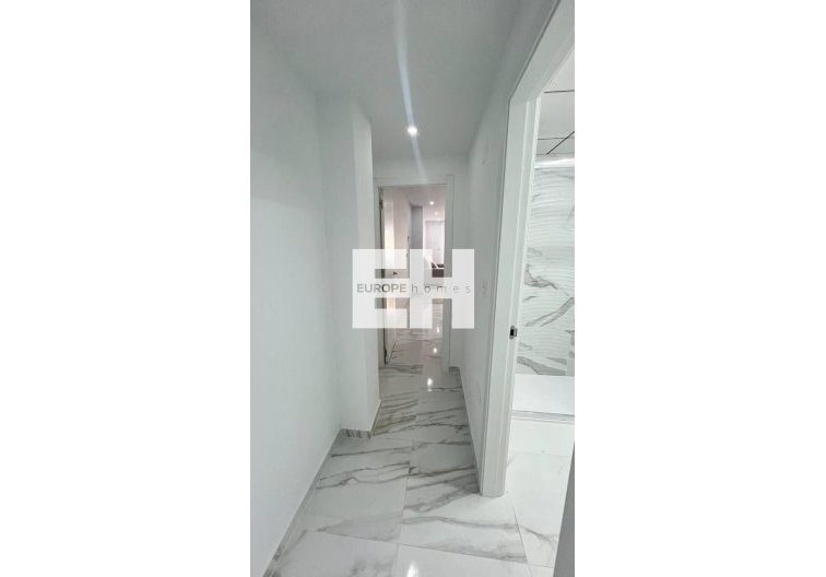 Segunda mano - Apartamento  - Torrevieja - Parque De Las Naciones