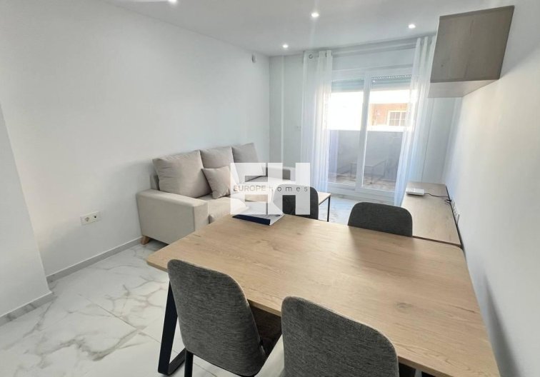Segunda mano - Apartamento  - Torrevieja - Parque De Las Naciones