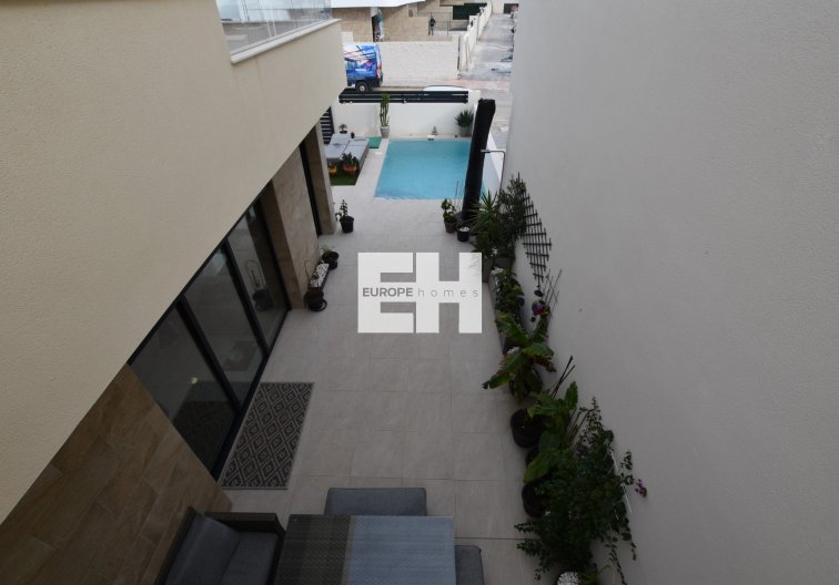 Segunda mano - villa - Los Montesinos - Costa Blanca