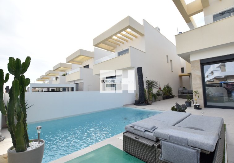 Segunda mano - villa - Los Montesinos - Costa Blanca