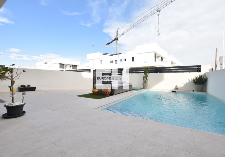 Segunda mano - villa - Los Montesinos - Costa Blanca