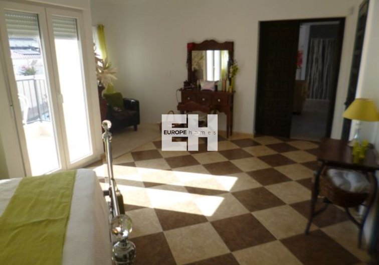 Segunda mano - villa - Villamartin - Costa Blanca