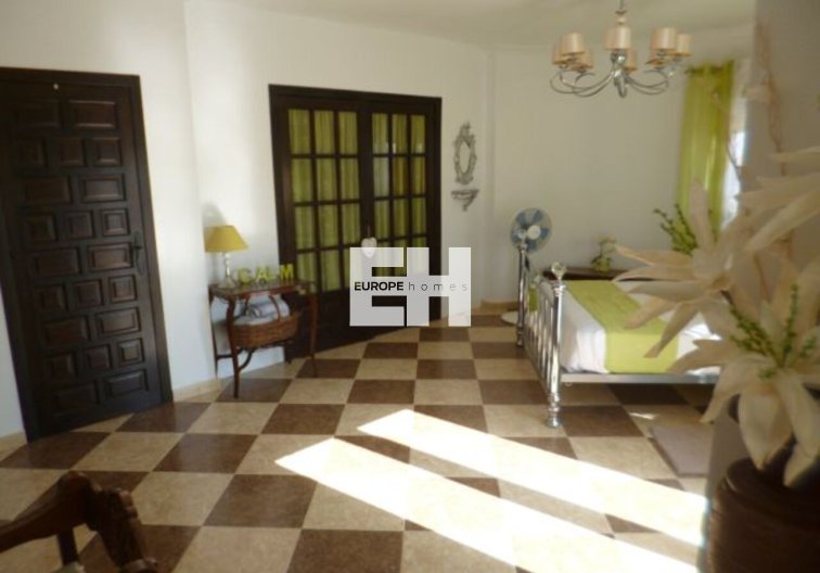 Segunda mano - villa - Villamartin - Costa Blanca