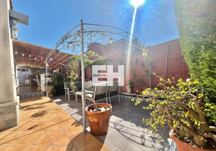 Segunda mano - villa - Torrevieja - Los Balcones - Los Altos Del Edén