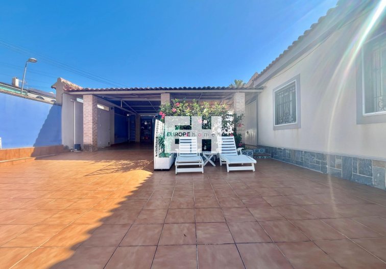 Segunda mano - villa - Torrevieja - Los Balcones - Los Altos Del Edén