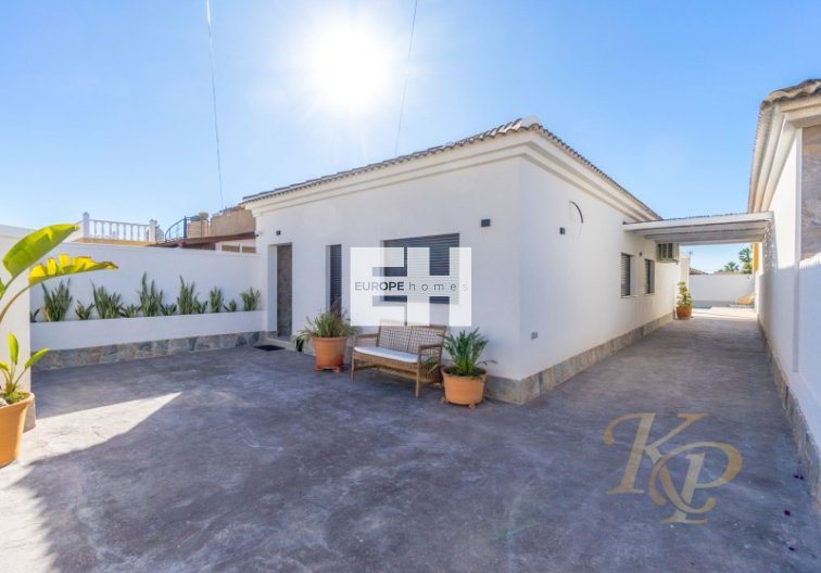 Segunda mano - villa - Torrevieja - Costa Blanca