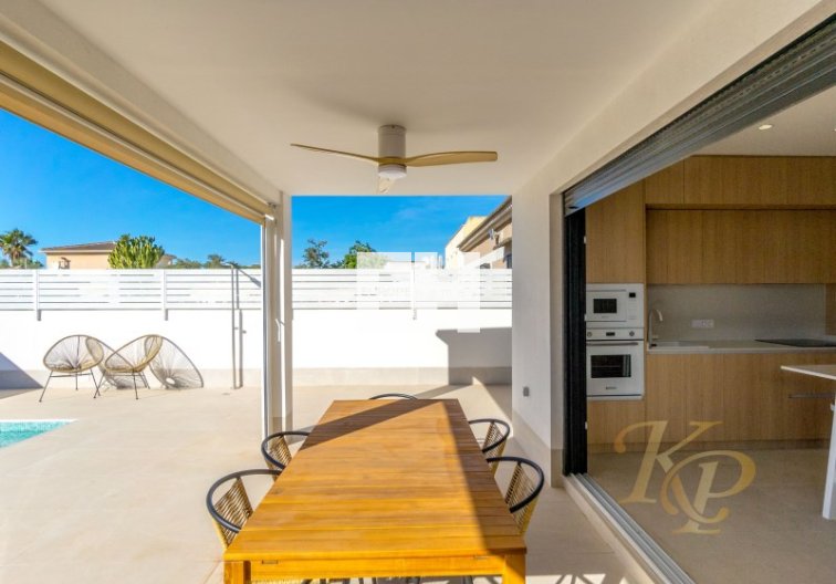Segunda mano - villa - Torrevieja - Costa Blanca