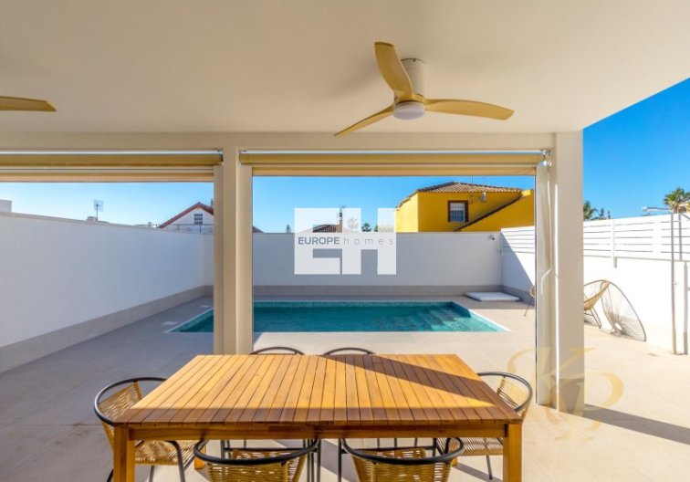 Segunda mano - villa - Torrevieja - Costa Blanca