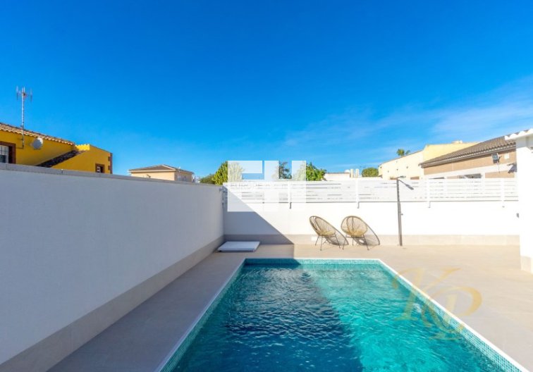 Segunda mano - villa - Torrevieja - Costa Blanca