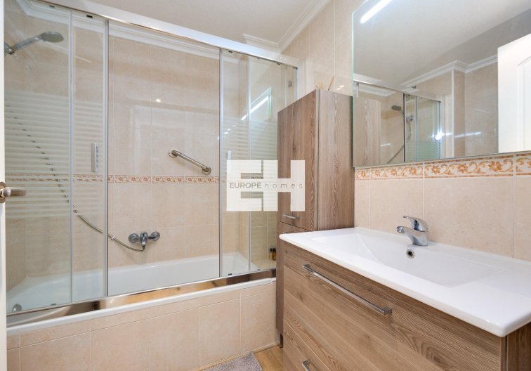 Segunda mano - Apartamento  - Torrevieja - Centro