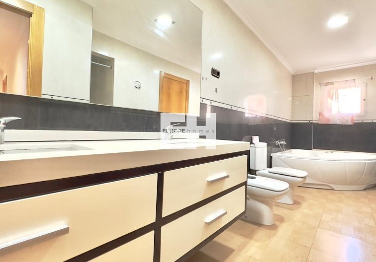 Segunda mano - Apartamento  - Torrevieja - Centro