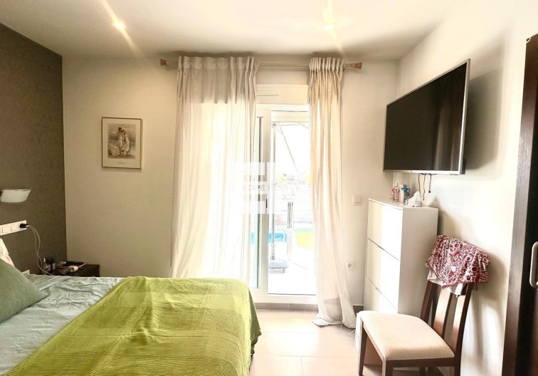 Segunda mano - town house - Torrevieja - Aguas Nuevas