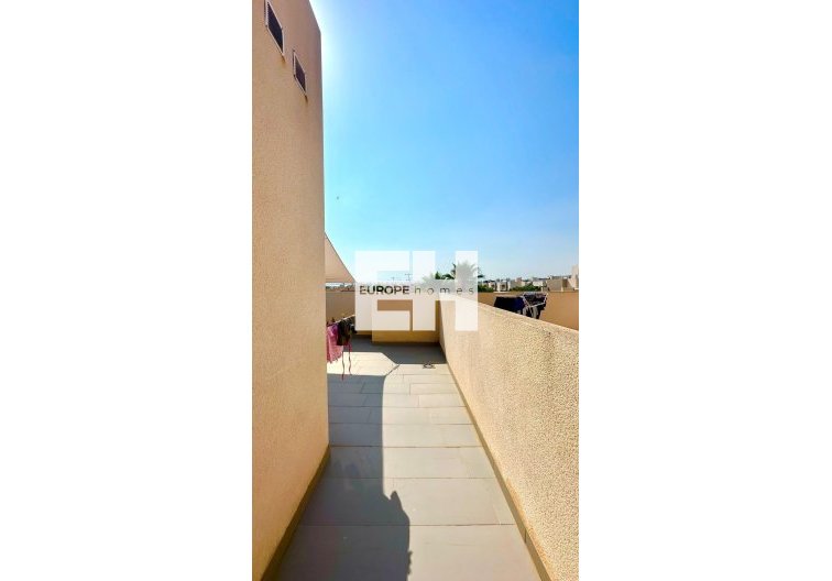 Segunda mano - town house - Torrevieja - Aguas Nuevas