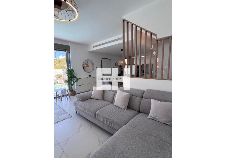 Segunda mano - villa - Villamartin - Costa Blanca