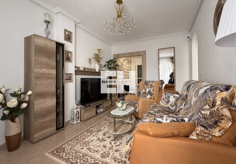 Segunda mano - Apartamento  - Torrevieja - Urb. Calas Blancas III