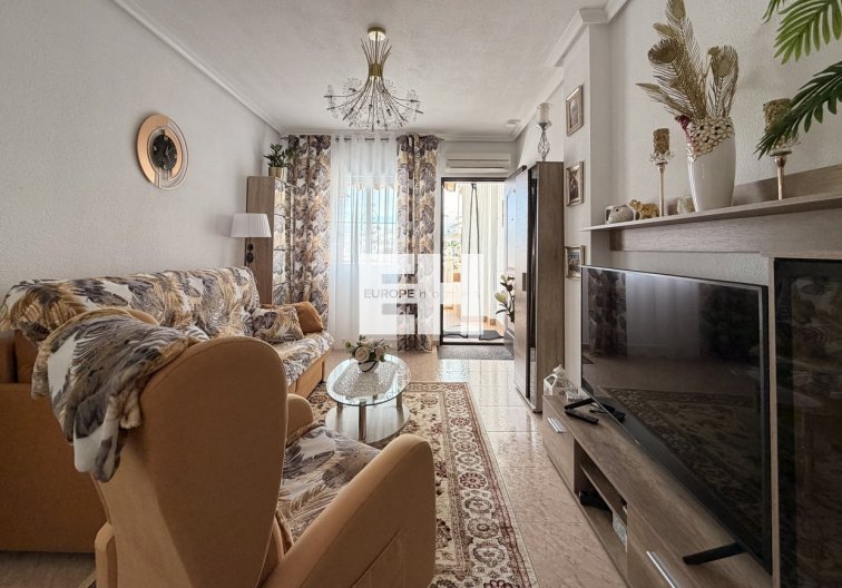 Segunda mano - Apartamento  - Torrevieja - Urb. Calas Blancas III