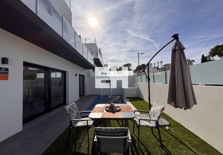 Segunda mano - villa - Villamartin - Costa Blanca