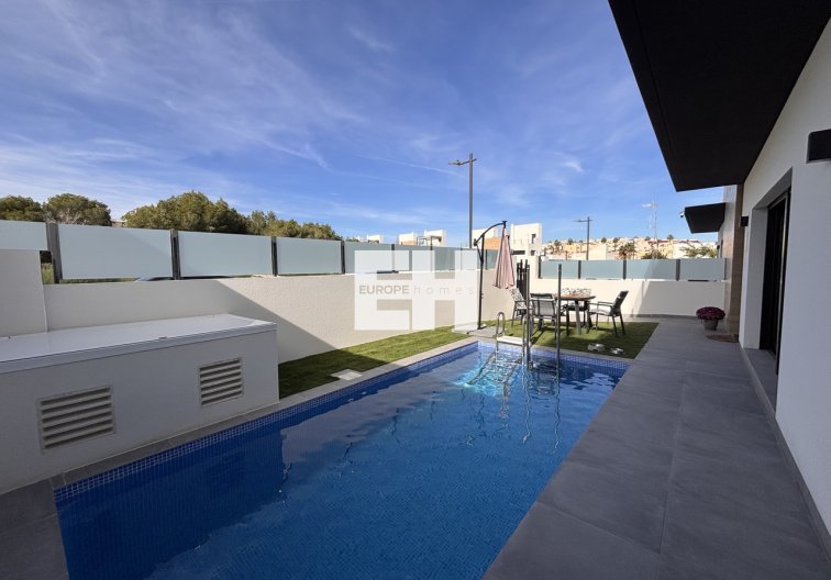 Segunda mano - villa - Villamartin - Costa Blanca