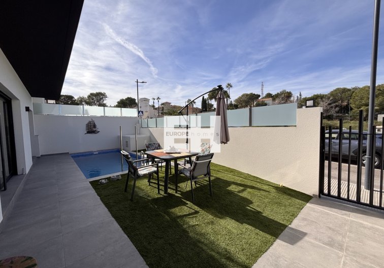 Segunda mano - villa - Villamartin - Costa Blanca