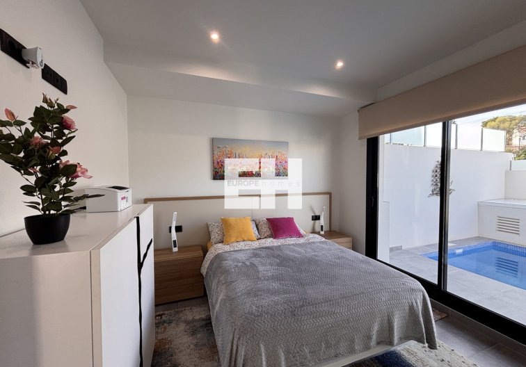 Segunda mano - villa - Villamartin - Costa Blanca