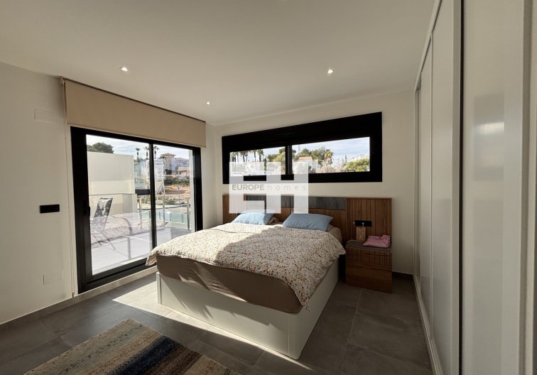 Segunda mano - villa - Villamartin - Costa Blanca