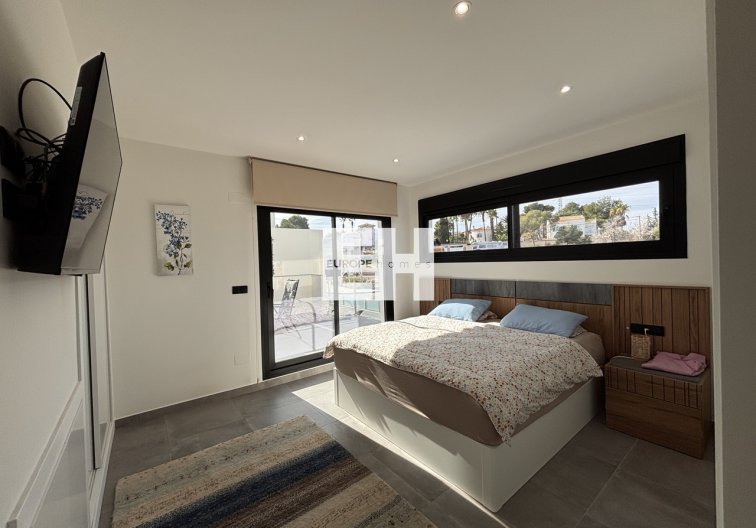 Segunda mano - villa - Villamartin - Costa Blanca