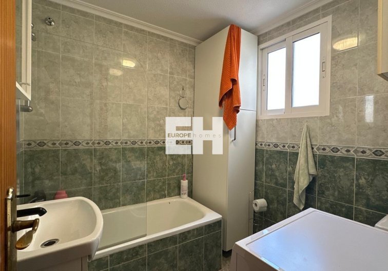 Segunda mano - Apartamento  - Torrevieja - Estacion De Autobuses