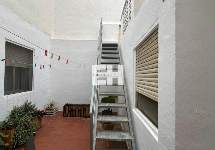Segunda mano - Apartamento  - Torrevieja - Estacion De Autobuses