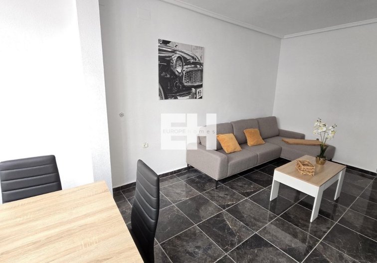 Segunda mano - Apartamento  - Torrevieja - Centro - Muelle Pesquero