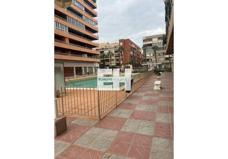 Segunda mano - Apartamento  - Torrevieja - El Acequión - Los Náufragos
