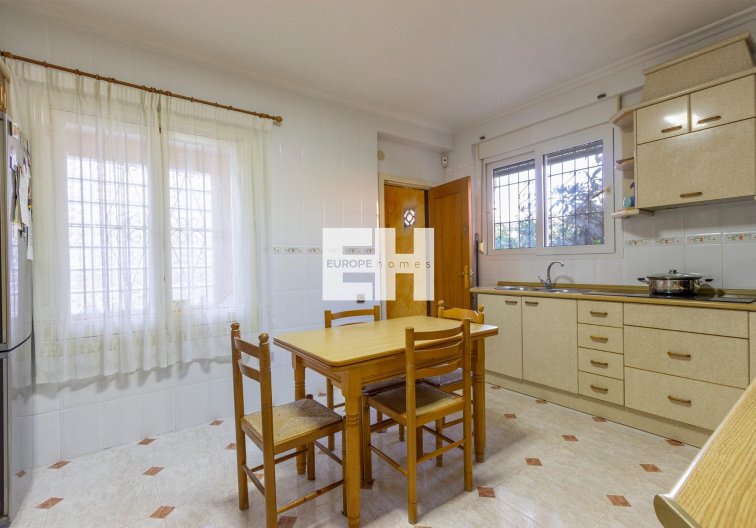 Segunda mano - villa - Torrevieja - Los Balcones 