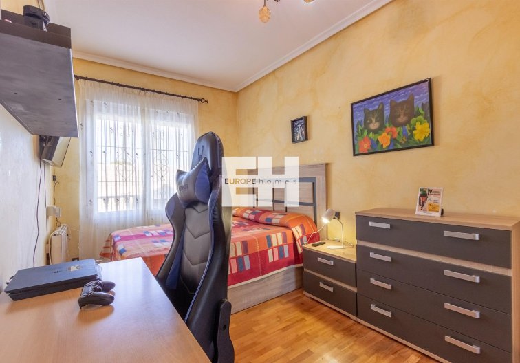 Segunda mano - villa - Torrevieja - Los Balcones 