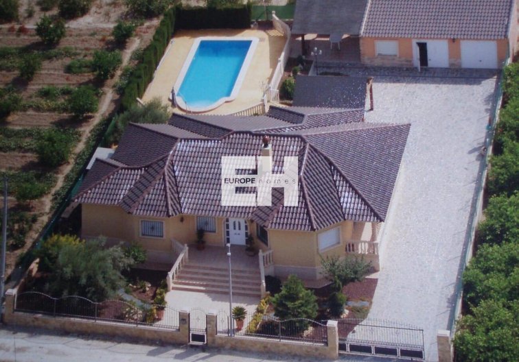 Segunda mano - villa - Orihuela - LOS DESEMPARADOS