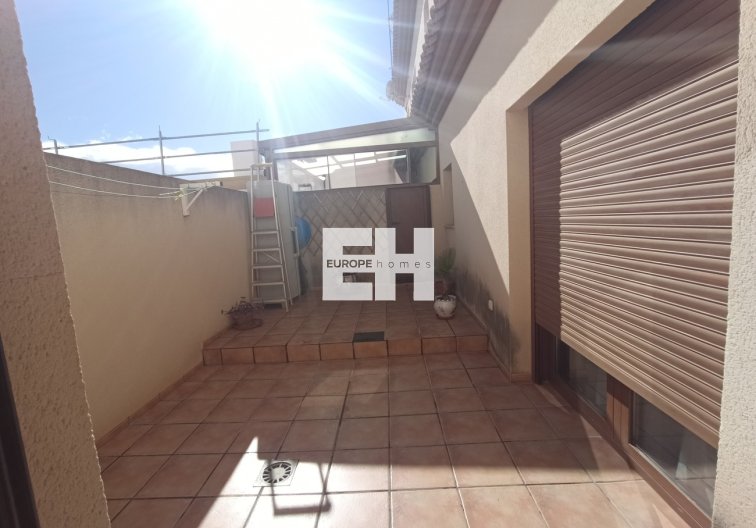 Segunda mano - town house - Roldan - Inland