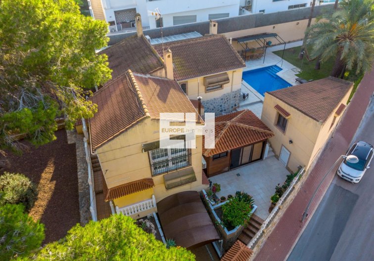 Segunda mano - villa - Torrevieja - Los Balcones 