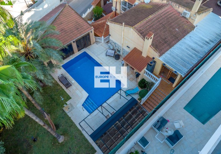 Segunda mano - villa - Torrevieja - Los Balcones 