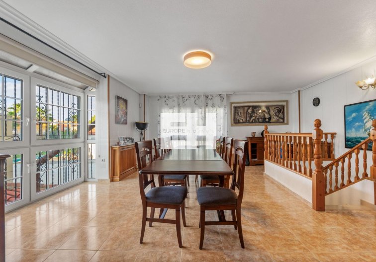 Segunda mano - villa - Torrevieja - Los Balcones 