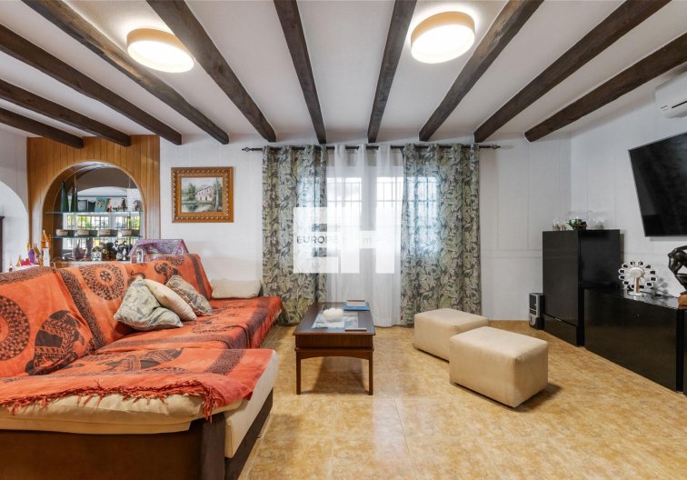 Segunda mano - villa - Torrevieja - Los Balcones 