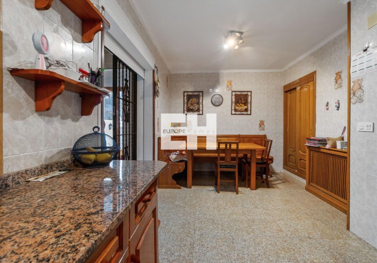 Segunda mano - villa - Torrevieja - Los Balcones 