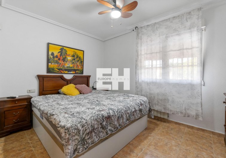 Segunda mano - villa - Torrevieja - Los Balcones 