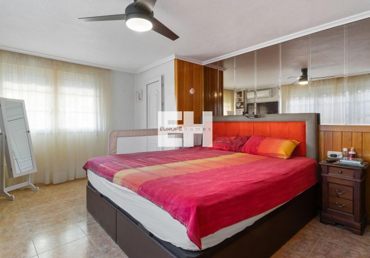 Segunda mano - villa - Torrevieja - Los Balcones 