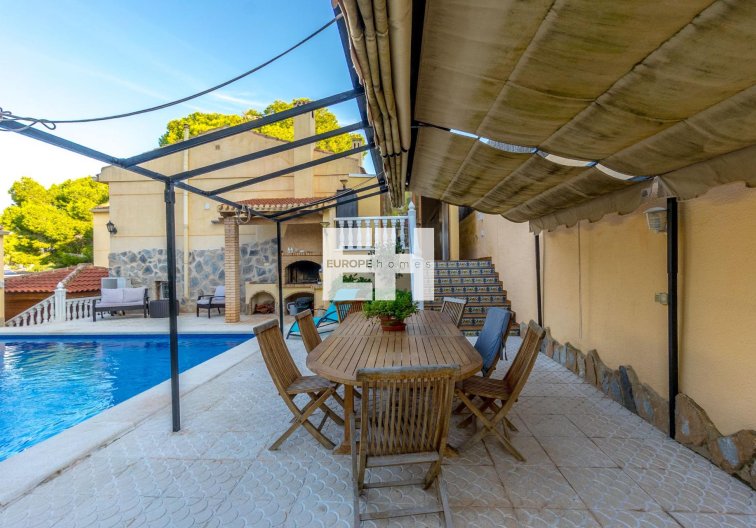 Segunda mano - villa - Torrevieja - Los Balcones 