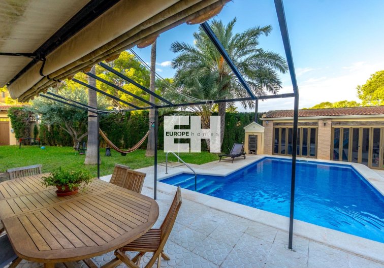 Segunda mano - villa - Torrevieja - Los Balcones 