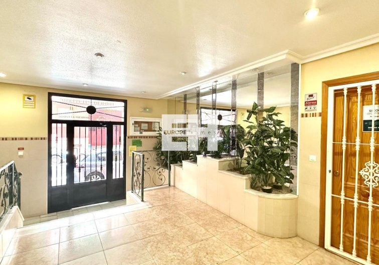 Segunda mano - Apartamento  - Torrevieja - Centro