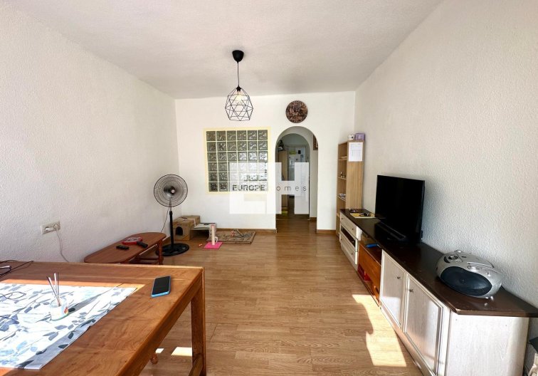 Segunda mano - Apartamento  - Torrevieja - Estacion De Autobuses